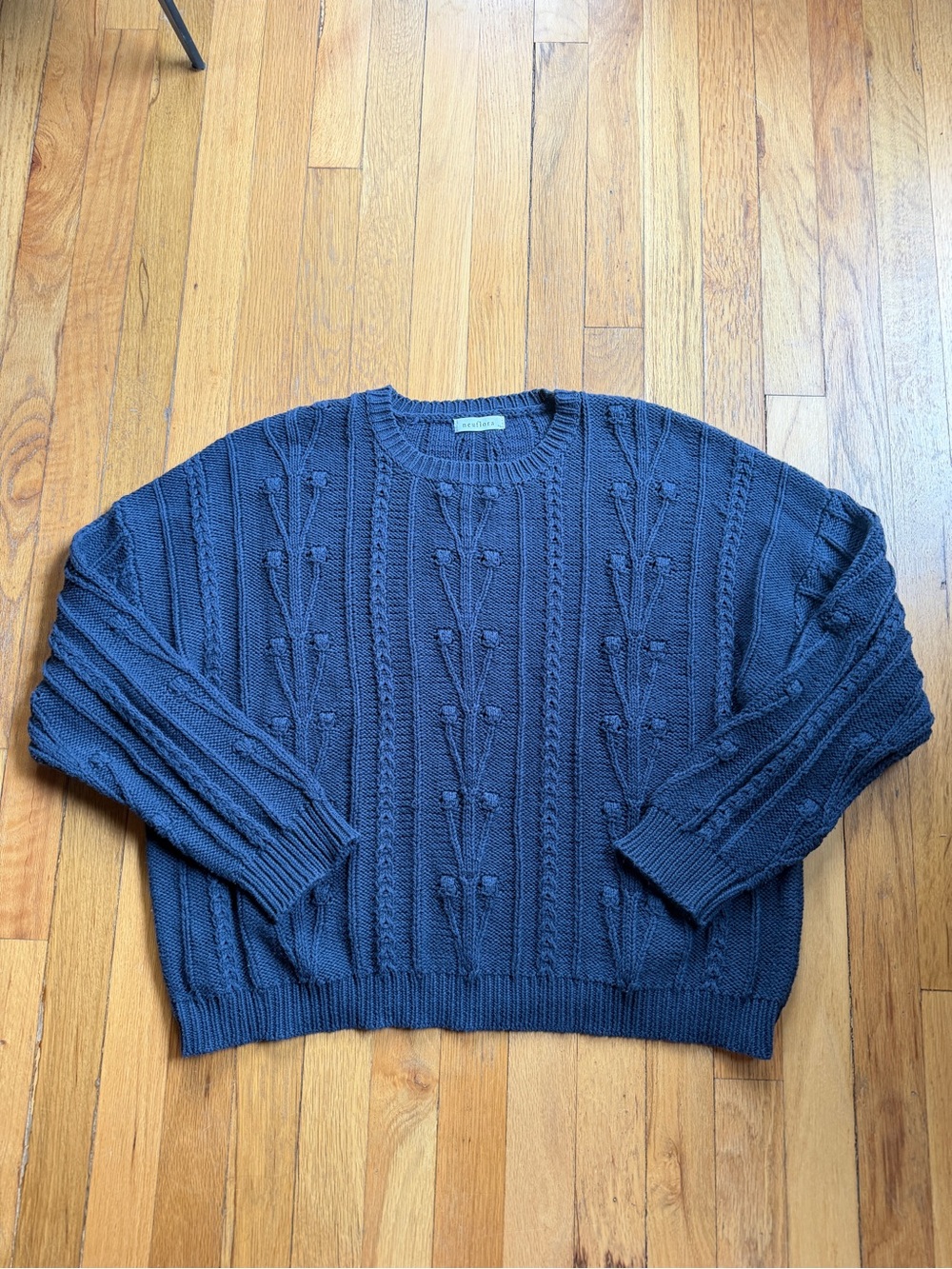 Neuflora navy sweater